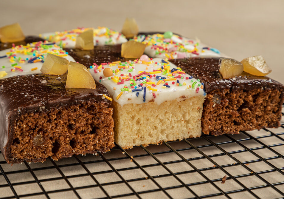 Macphie 5th Avenue Dark Chocolate Icing 12.5kg