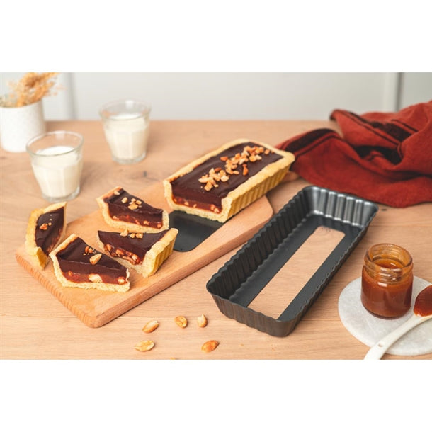 De Buyer Rectangular Fluted Tart Mould With Loose Base 200 x 80 x 27mm
