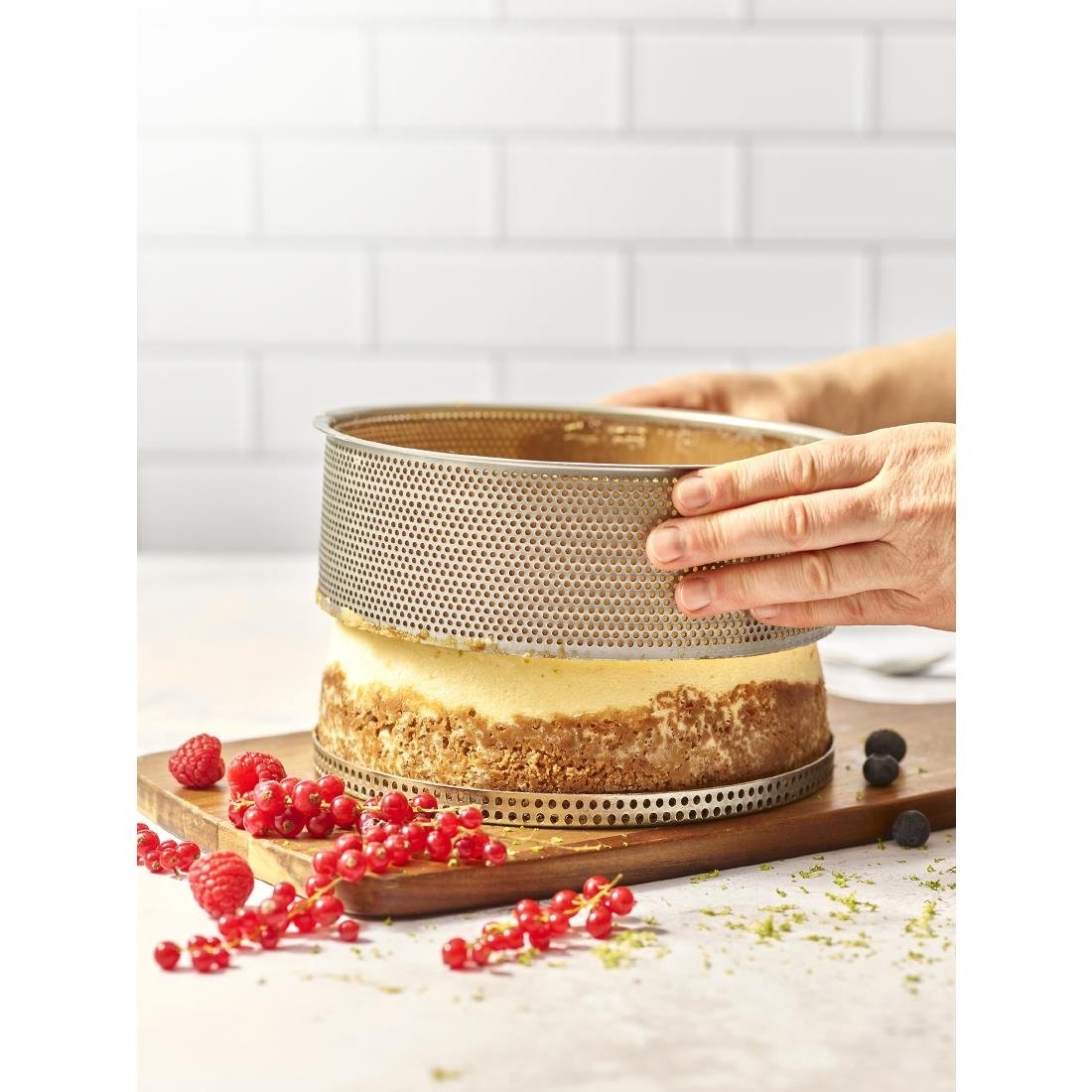 De Buyer Perforated Cheesecake Mould with Removable Base 240x65mm