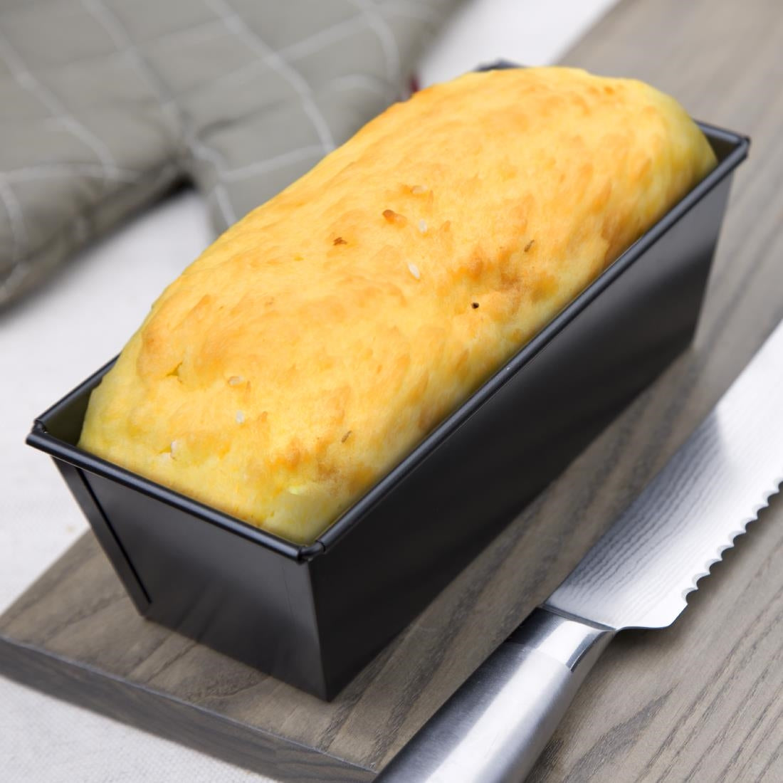 Vogue Non-Stick Loaf Tin 180mm