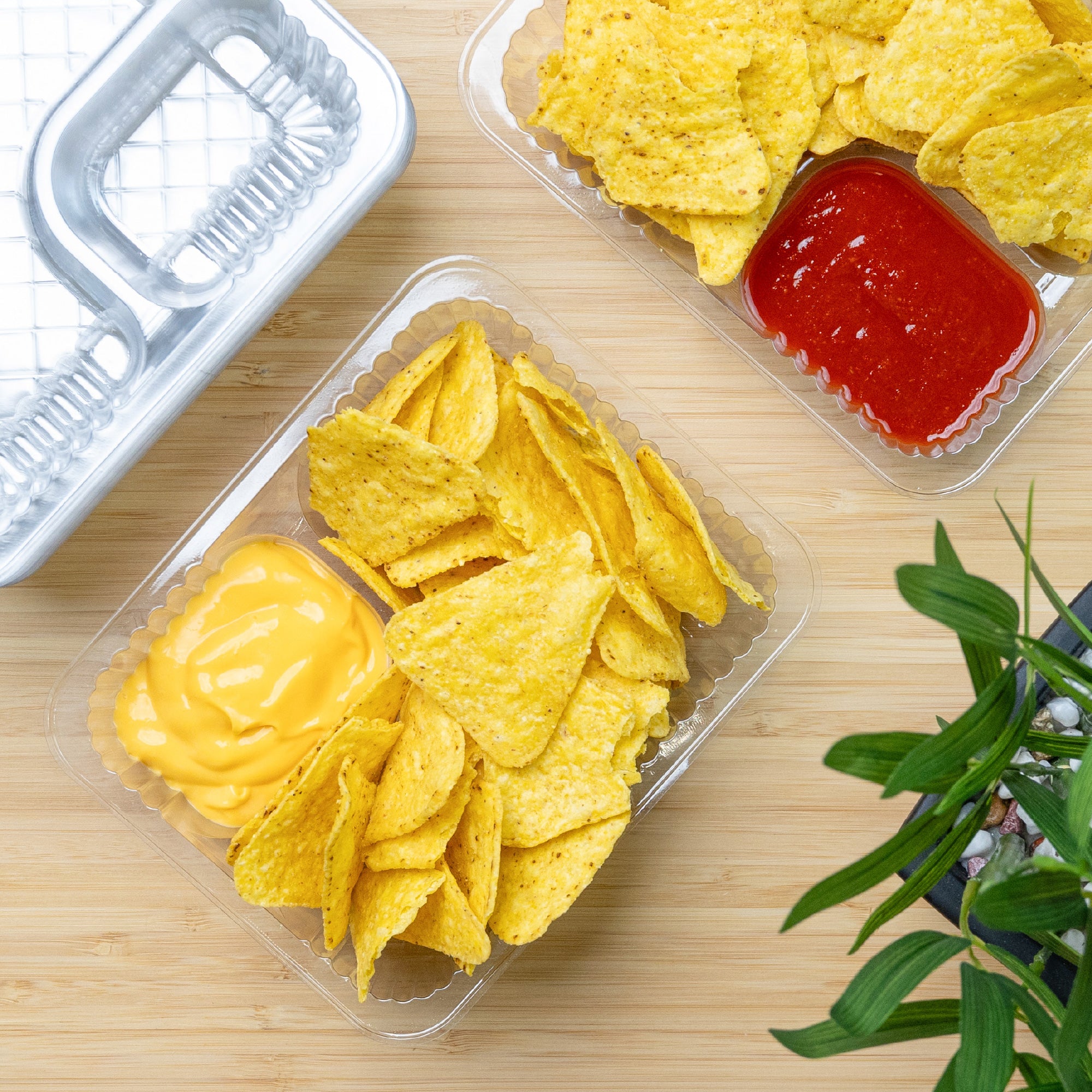 Dexlo Small Two-Compartment Nacho Trays - Pack of 500