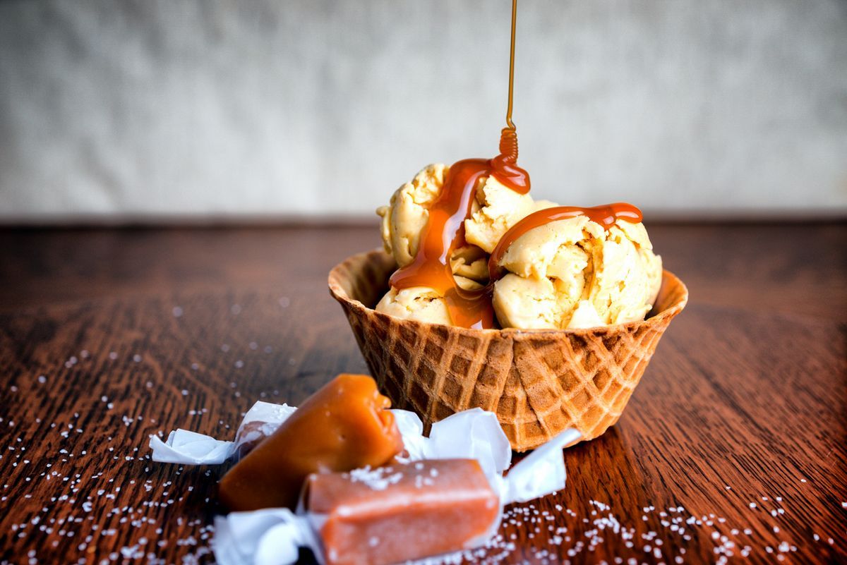 CREMO LINEA Caramel Toffee Flavour Paste 3.5kg – a large professional tub containing smooth, golden-brown paste with rich caramel and toffee flavour, ideal for gelato, desserts, and pastry fillings.