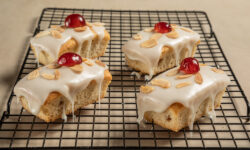 Macphie 5th Avenue White Icing 12.5kg