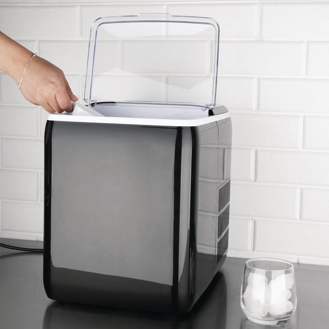 Nisbets Essentials Ice Maker - 20kg Output