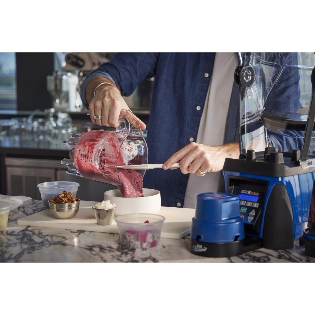 Waring Commercial Ellipse Blender with Sound Enclosure MXE2000K