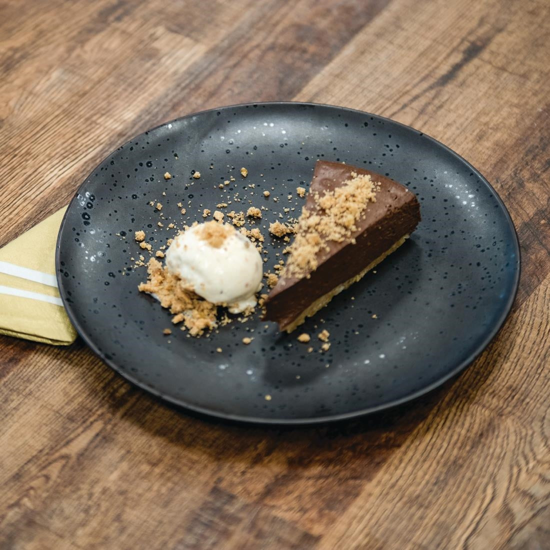 Olympia Fusion Round Black Coupe Plates 203mm (6 Pack)