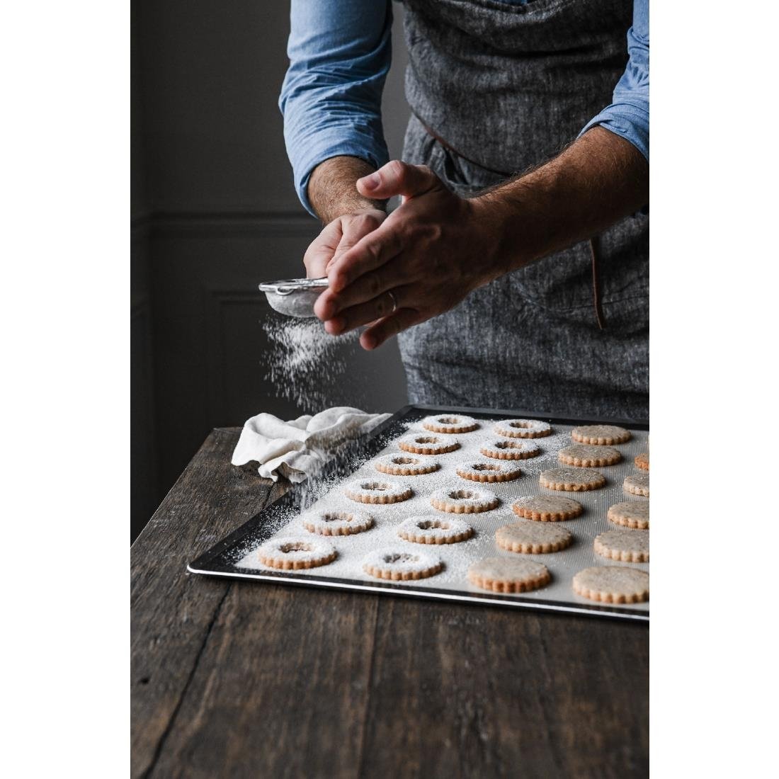 De Buyer Perforated Non-stick Aluminium Baking Tray 600x400mm