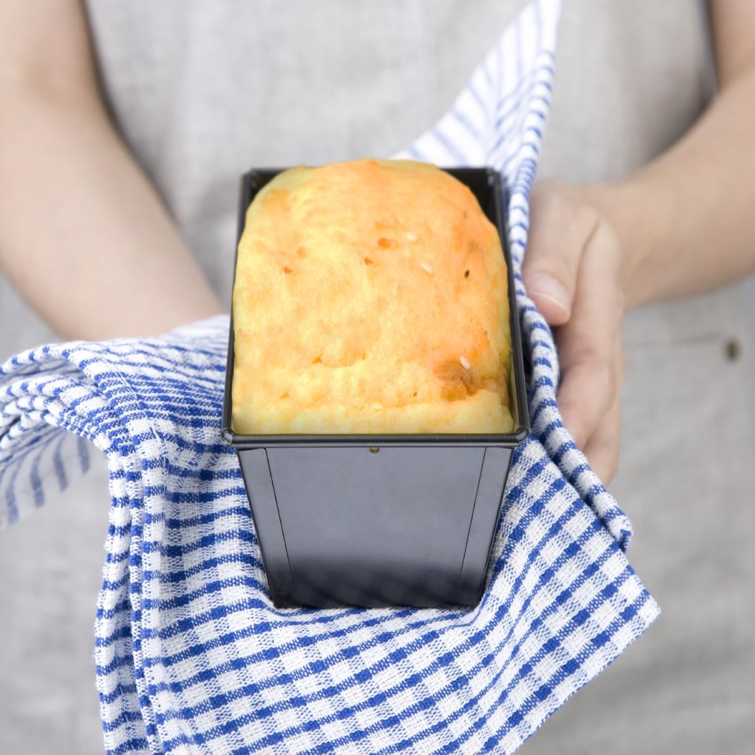 Vogue Non-Stick Loaf Tin 180mm